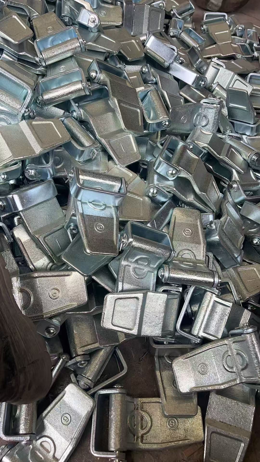 Galvanized container hinge and latch